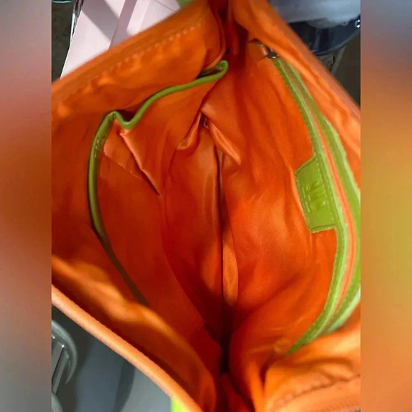 EUC ILI Green & Red Leather Crossbody Bag and Matching Wallet - Picture 4 of 6